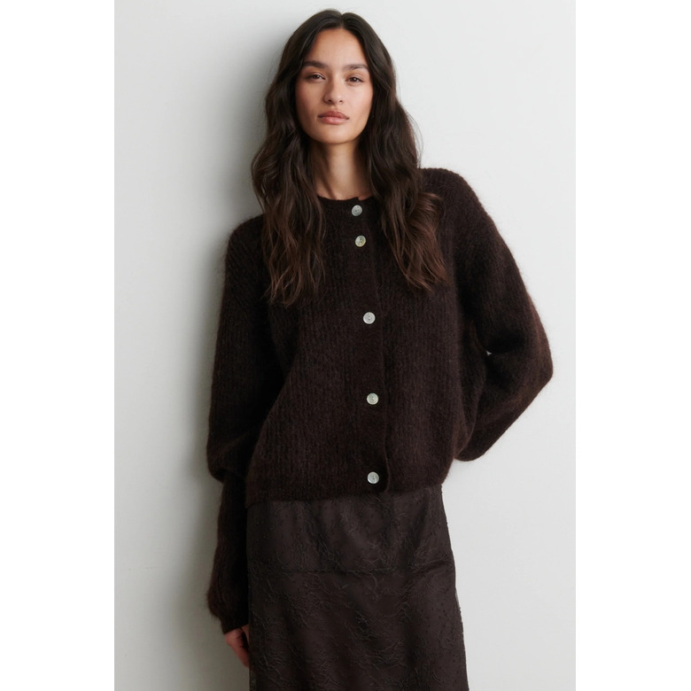 Second Female cardigan bruin 2