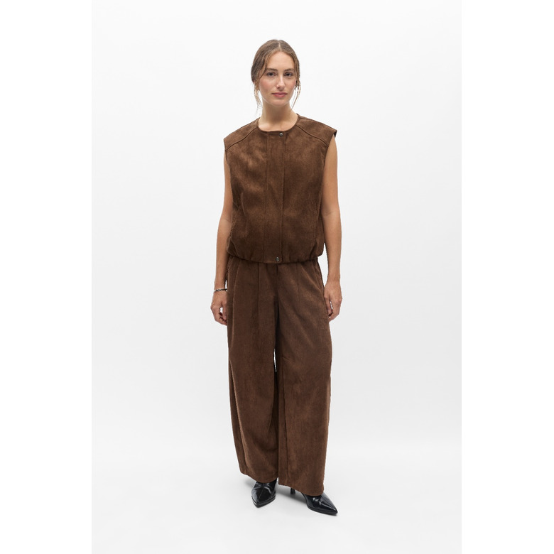 Object vest cognac 2