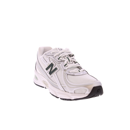 New Balance sneakers wit