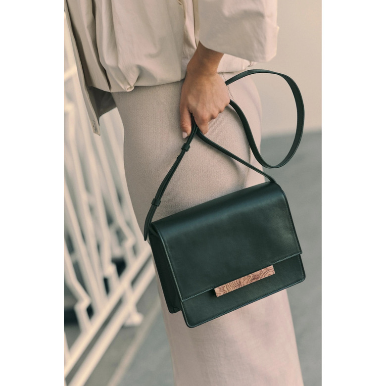 Atelier Content crossbody green 5