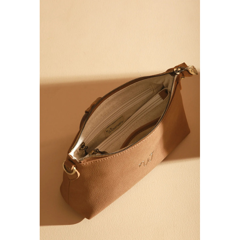 Woomen Vegan crossbody camel 4
