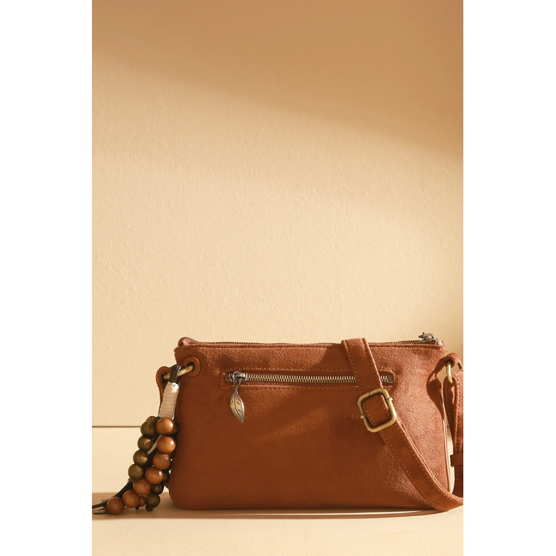 Woomen Vegan crossbody camel 3